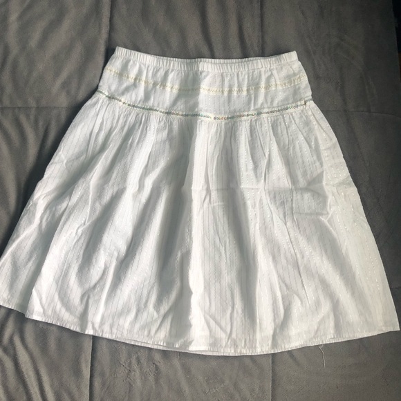 Old Navy White w/silver Skirt - Picture 1 of 4